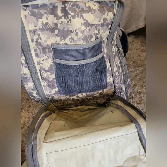 New Camouflage Tactical Backpack - Picture 3 of 7
